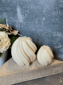 Ribbed Twirl Candle (Scent: Unscented, size: large)